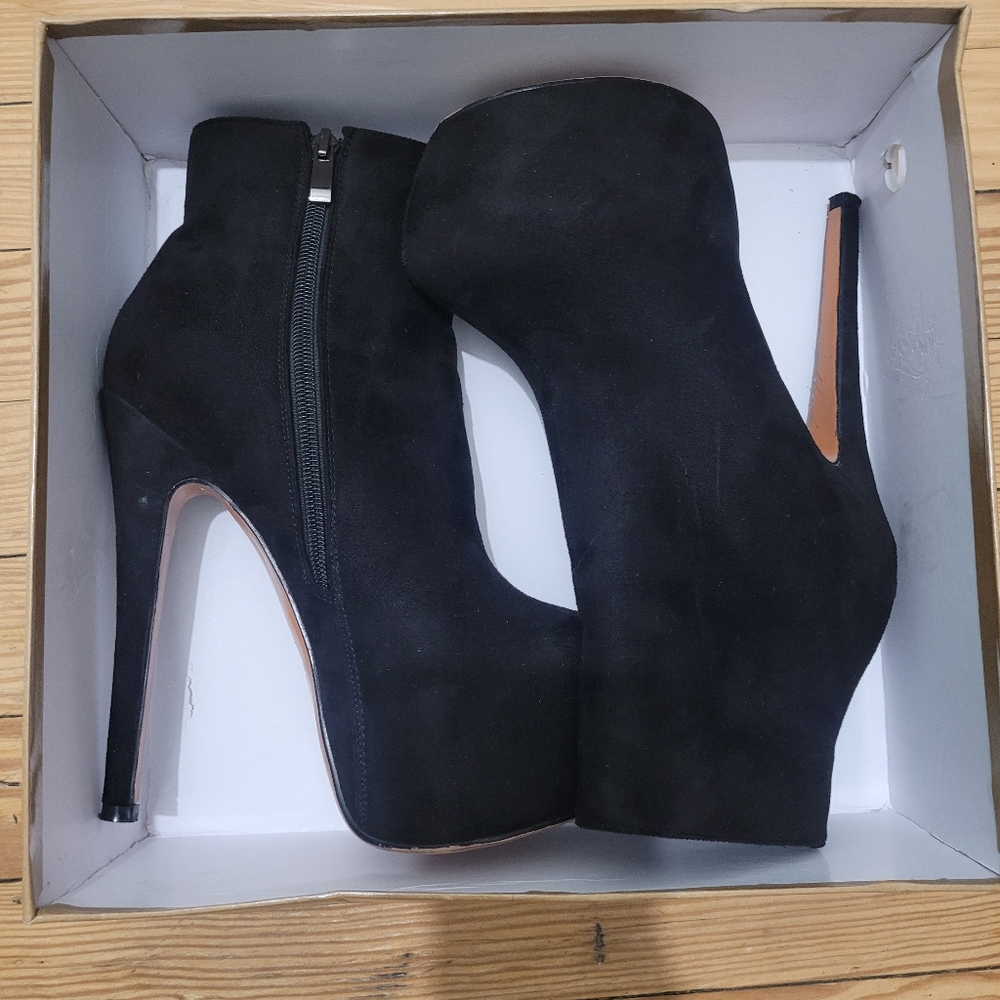 Heels: Onlymaker Ankle Bootie